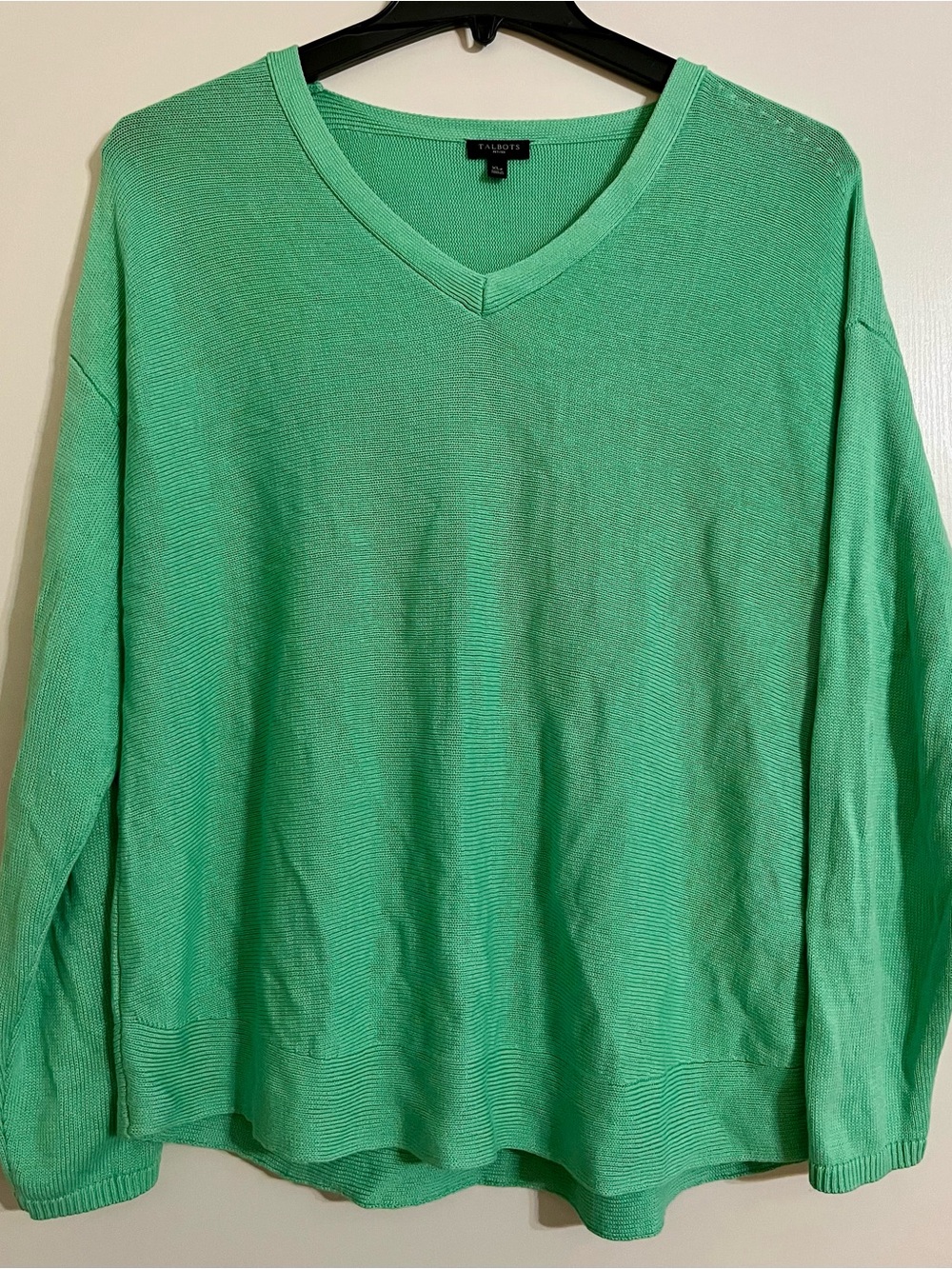 Talbots ladies V-Neck Sweater in Mint Green